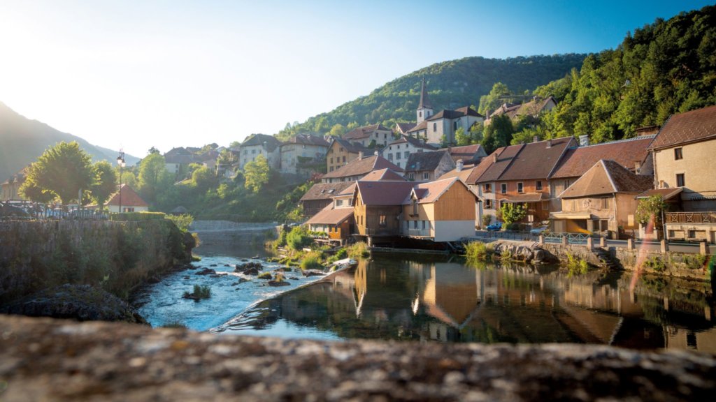 la-vall-e-de-la-loue-pr-s-d-ornans-belle-et-sauvage-comt