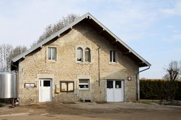 Abergement-les-Thésy : une petite fromagerie sans complexe.jpeg