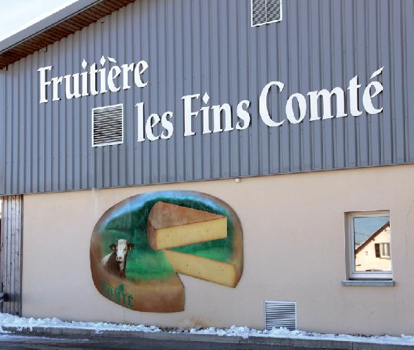 La fruitière a construit son nouveau bâtiment en 2008 dans la zone artisanale des Fins, juste en face de l'ancien chalet des deux Montagnes. (photo © CIGC/Petit)