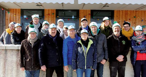 En haut : Claire Perrot, Josette Defert, Didier Guillaume, Cindy Clerc, Carole Maréchal, Nicole Guillaume, Christine Menetrieux, Marie Debourge et Fabienne Laubert. En bas : Lionel Guerin, Jean-Louis Barthod, Bernard Petetin, Nicole Brun, Benjamin Delesalle (président de la coop d’Aromas), Emmanuel Champon et Elise Leblon.