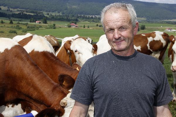 Hubert Lizon-au-Cire participe pour la deuxième fois au concours des prairies fleuries : "C'est motivant de promouvoir notre patrimoine naturel !" (photo © CIGC/Petit)