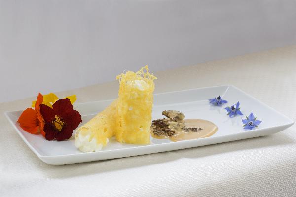 mousse_de_pommes_de_terre_au_comte_tuile_comte_sauce_morilles_a_la_creme-cigc_lydie_besancon_v2.jpg