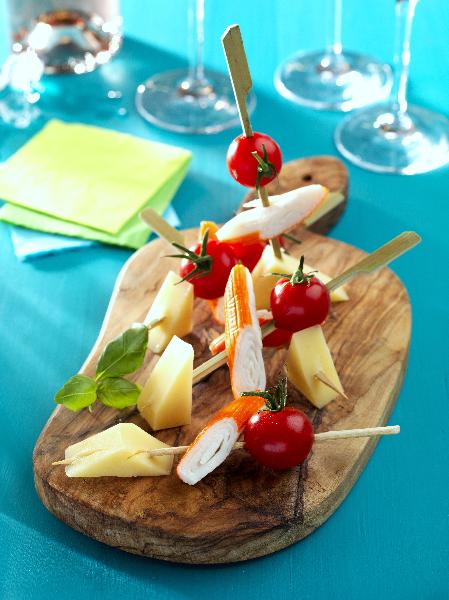 piques_de_surimi_au_comte_concombre_et_cerises-cigc_image_et_associes_v2.jpg