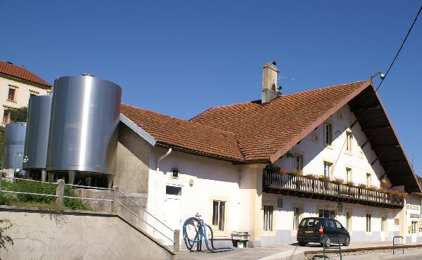 fromagerie-de-grand-combe-chateleu-les-monts-de-joux.jpeg